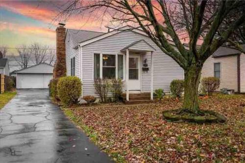 Spacious Home In Speedway Near Downtown