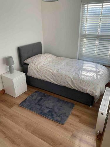 3-bedroom House With On Road Parking