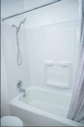 Entire Newly 3-bedroom Remodeled Home. Spacious