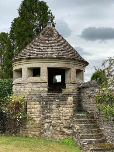 The Historical And Magical Lodge Gatehouse
