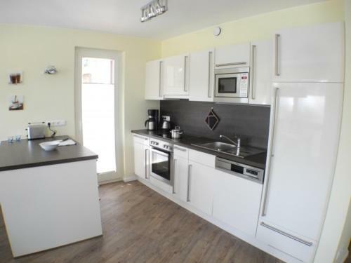 Apartamento Strandvilla Baabe 18 - Strandgefl�ster - A69798