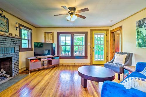Charming Cottage Less Than 15 Mi To Downtown Asheville!