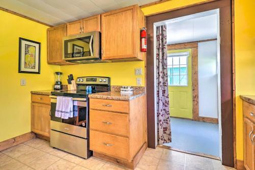 Charming Cottage Less Than 15 Mi To Downtown Asheville!