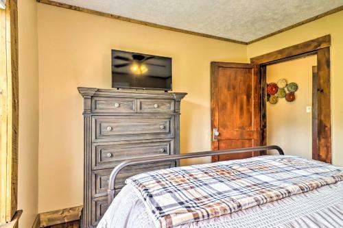 Charming Cottage Less Than 15 Mi To Downtown Asheville!