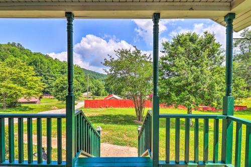 Charming Cottage Less Than 15 Mi To Downtown Asheville!