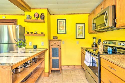 Charming Cottage Less Than 15 Mi To Downtown Asheville!
