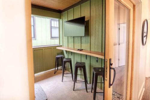Apartamento Hottub/deck W/ Bar/parking Blueridge@ Main&pine