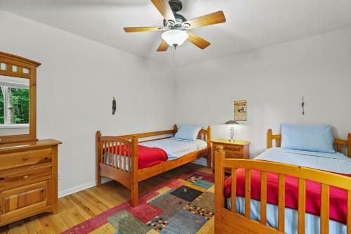 Spacious Mtn Home Close To Slopes Escape Heat