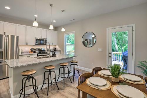 Gorgeous Asheville Home - 6 Mi To Downtown!