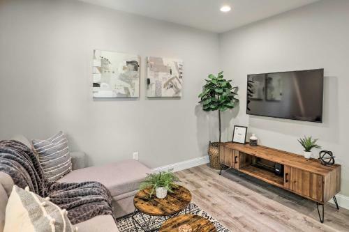 Gorgeous Asheville Home - 6 Mi To Downtown!