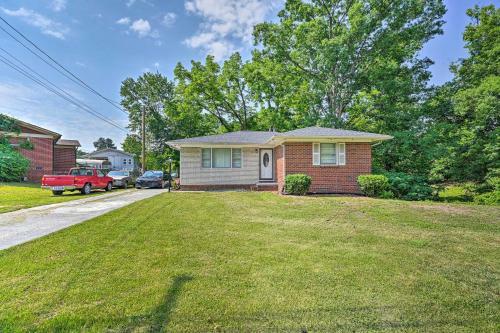 Quaint Greensboro Home Less Than 4 Mi To Downtown!