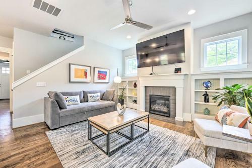 Modern Charlotte Home About 4 Mi To Downtown!