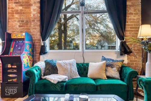 Apartamento Unique Historic Loft, 18ft Ceilings, W/game Room