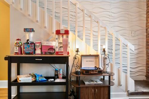 Apartamento Unique Historic Loft, 18ft Ceilings, W/game Room