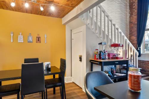Apartamento Unique Historic Loft, 18ft Ceilings, W/game Room