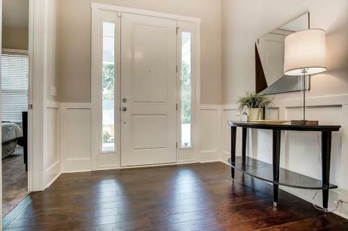 Spacious Belmont Living 1 Mile From Uptown