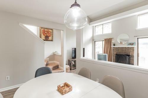 Apartamento Modern Cozy Townhome