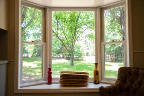 Charming 1960s Home Short Walk To Uptown Lightrail-unit 1