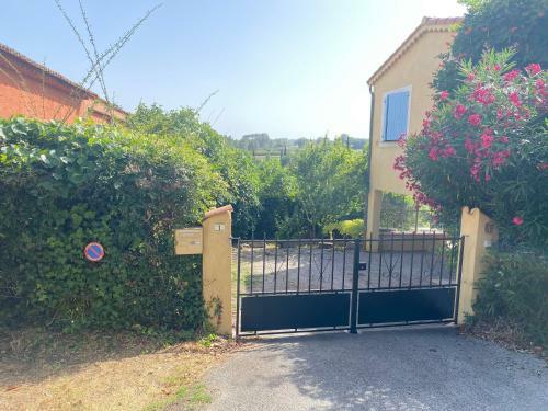 Maison De Village Avec Jardin Et Vue D�gag�e