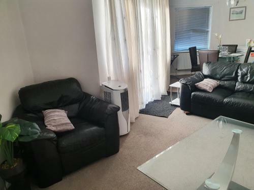Nice Cozy 2-bed Apartment With Everything To Yourself
