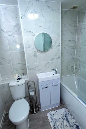 Stunning 2 Bed Home Sleeps 4 London!