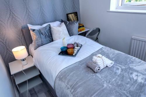 Stunning 2 Bed Home Sleeps 4 London!