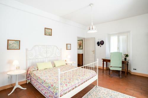 Apartamento Bright Apt Surrounded By Greenery With Parking