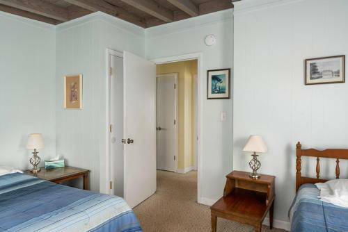 Admiral's Quarters By Oak Island Accommodations