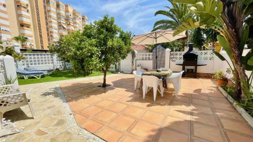 Chalet En Primera L�nea Con 150m2 De Jard�n Privado