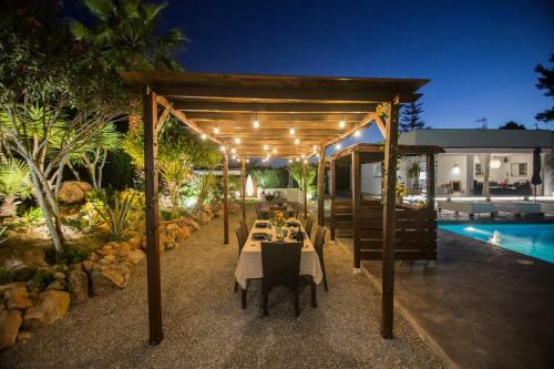 Villa In Ibiza Town With Private Pool, Sleeps 8/10