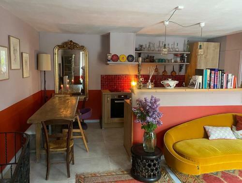 Bed & Breakfast Chambre D?h�te Dans Maison De Charme