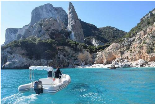 [sardegna] Villa????? Vista Mare Con Barca Privata