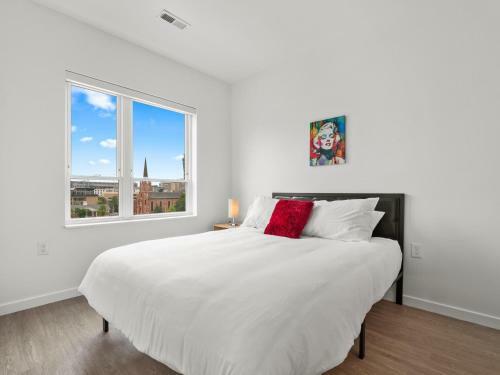 Apartamento Modern Condo With Free Parking - 512