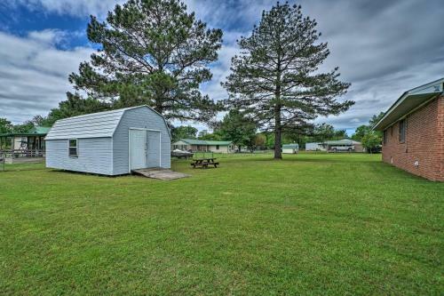 Charming Clayton Home About 4 Mi To Sardis Lake!