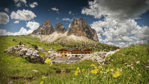 Hotel Passo Sella Dolomiti Mountain Resort
