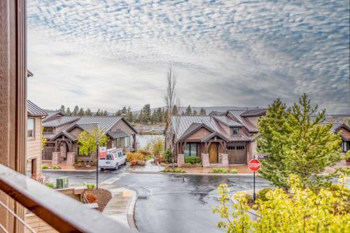 Deschutes Landing At The Old Mill Riverfront