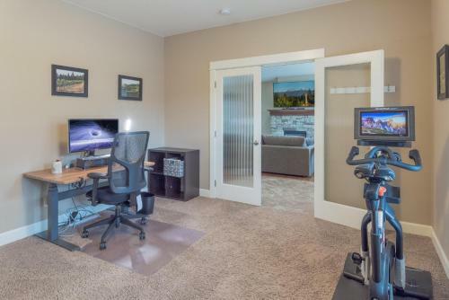 Deschutes Canyon Retreat