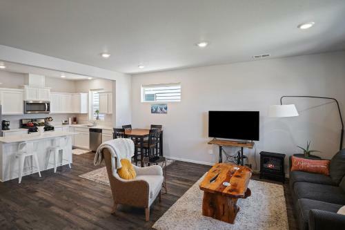 Up Up And Away 30 Day Minimum Townhouse