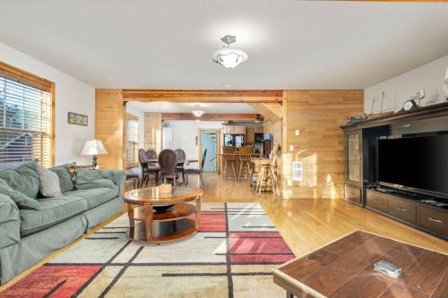 Cedar Lodge At Rockaway