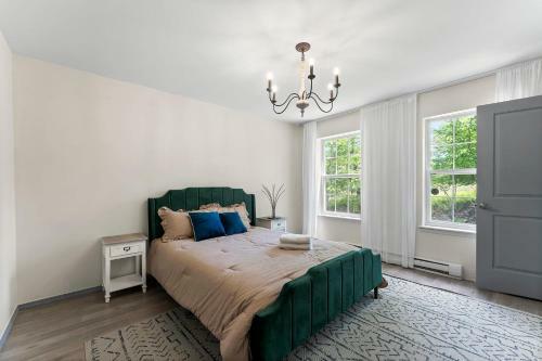 Americanold-fashioned 5bd Nostalgia With Hot Tub