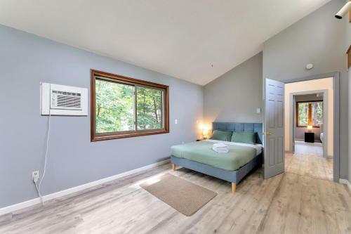 Spacious Renovated 5bd Mansion W/ Jacuzzi/sauna/pool Table