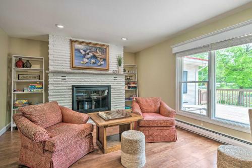 East Stroudsburg Home With Decks And Private Pond
