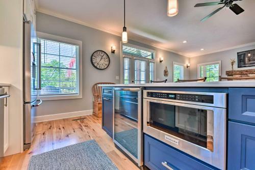 Charming Lake Erie Getaway Walk To Beach!