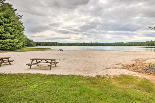 Lakefront Pocono Pines Paradise With Deck!