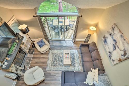 Lakefront Pocono Pines Paradise With Deck!