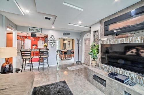 Pittsburgh Home With Pool, Fire Pit And Game Room