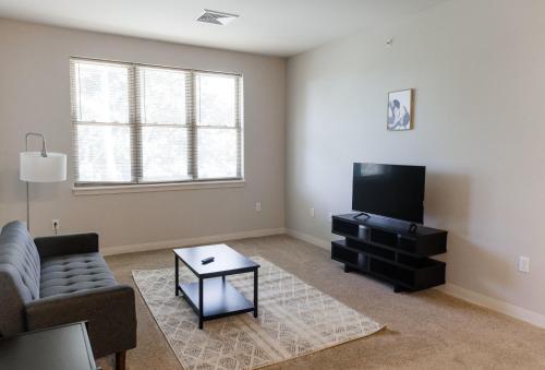 Chic Modern 3br Apartment In Oak Hill By Stay Gia
