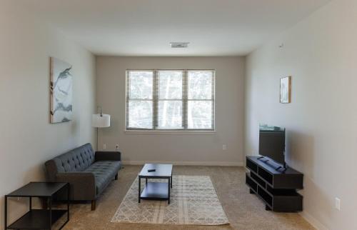 Chic Modern 3br Apartment In Oak Hill By Stay Gia