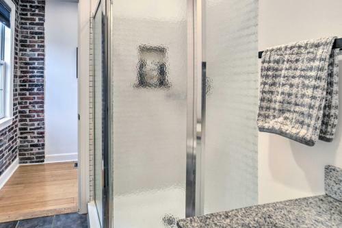 Convenient And Chic Pittsburgh Home With Patio!