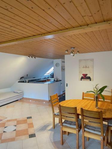 Ger�umiges Maisonette Apartment